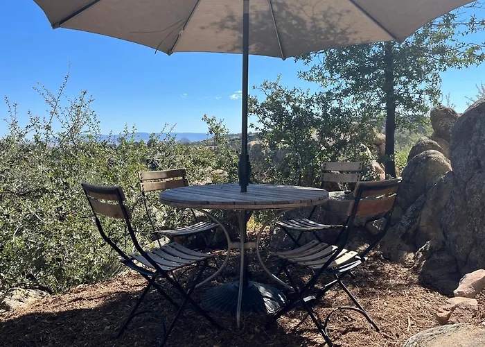 Appartement Eagles Nest Casita Luxury King Memory Foam Bed Feather Pillows & Duvet Amazing Views, Private Balcony, Great Location & Dog Friendly Prescott