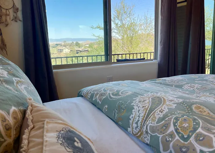 Eagles Nest Casita Luxury King Memory Foam Bed Feather Pillows & Duvet Amazing Views, Private Balcony, Great Location & Dog Friendly * Prescott