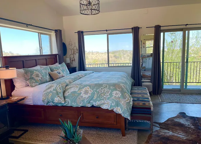 Eagles Nest Casita Luxury King Memory Foam Bed Feather Pillows & Duvet Amazing Views, Private Balcony, Great Location & Dog Friendly Appartement